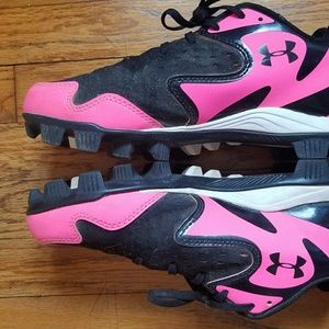 Under Armour Girls sz 5.5Y/7women baseball cleats